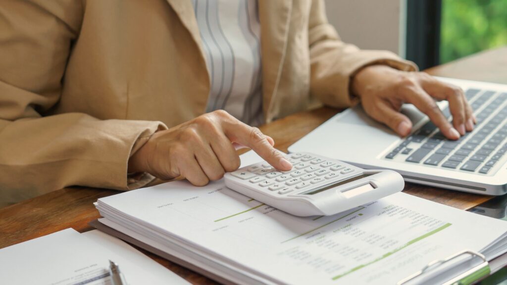 Creditors and Probate: How Outstanding Debts Are Handled in Wisconsin - Featured Image